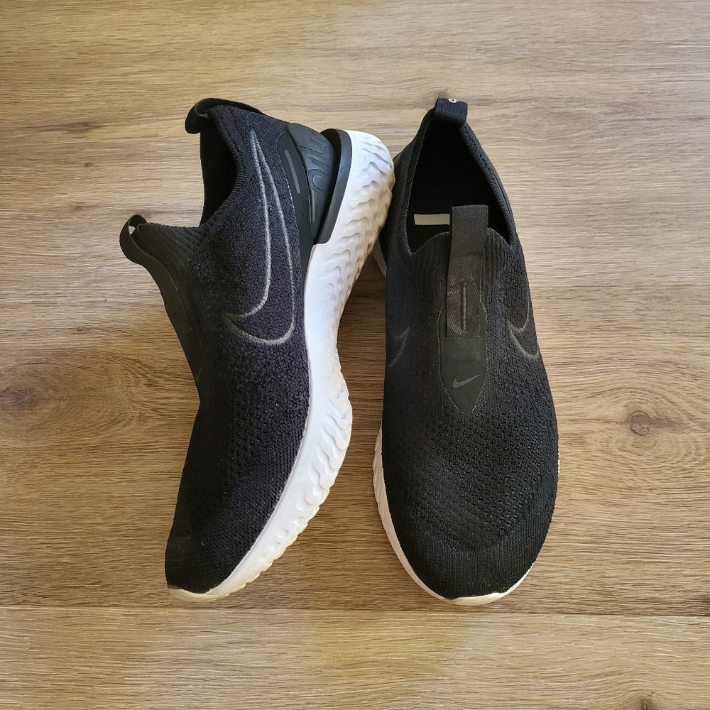 Nike Epic Phantom React Flyknit Sneakers (womens), sz. 7